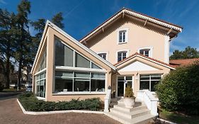 Les Cedres Bleus